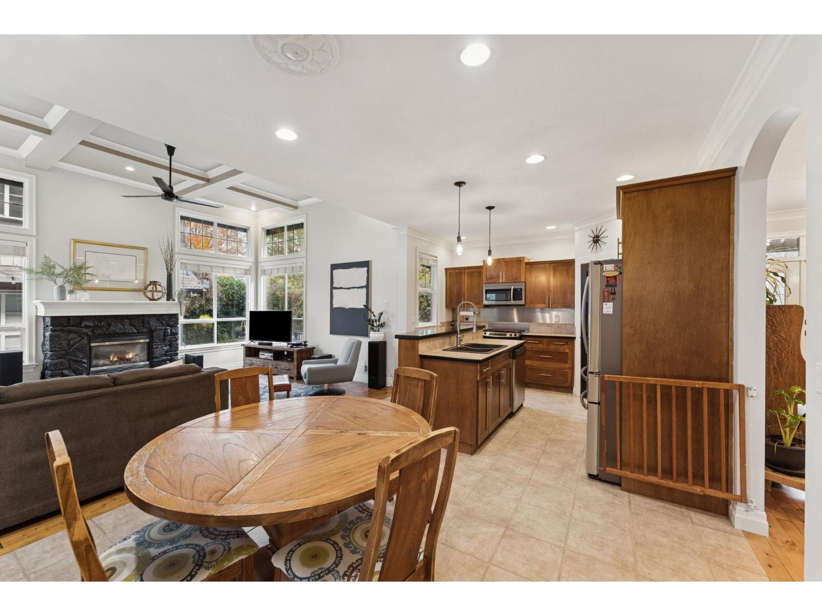 5782 Garrison Boulevard, Garrison Crossing, Chilliwack, British Columbia  V2R 5X9 - Photo 5 - R3097629