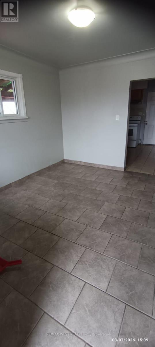 1240 Niagara Street, Windsor, Ontario  N9A 3V6 - Photo 4 - X12859478