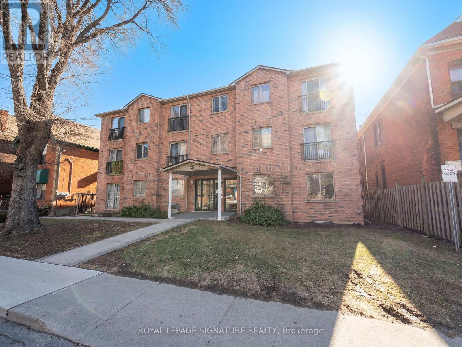 312 - 28 Victoria Avenue N, Hamilton, Ontario  L8L 5E1 - Photo 2 - X12863220