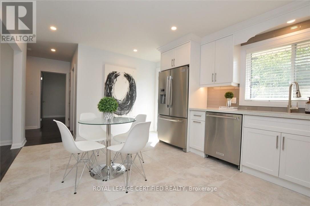 Upper Level Room For Rent - 102 Laurier Avenue, Hamilton, Ontario  L9C 3S4 - Photo 6 - X12863332