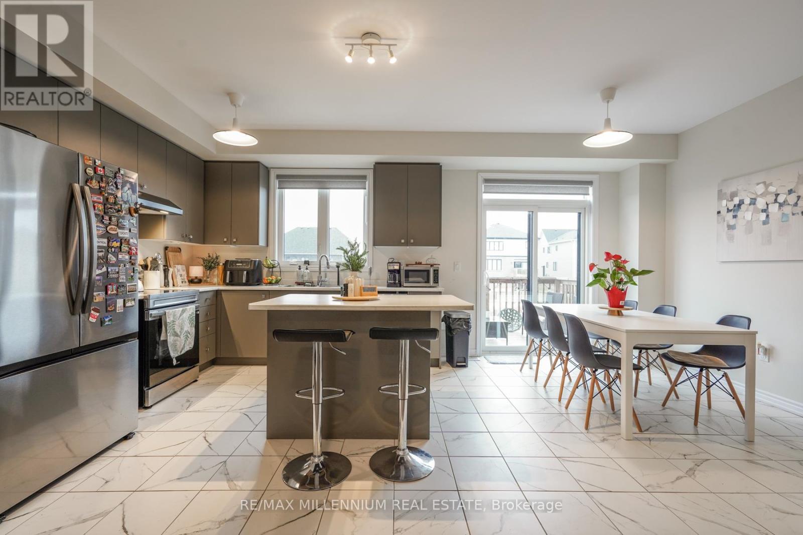 299 Vanilla Trail, Thorold, Ontario  L2V 0K8 - Photo 11 - X12863342