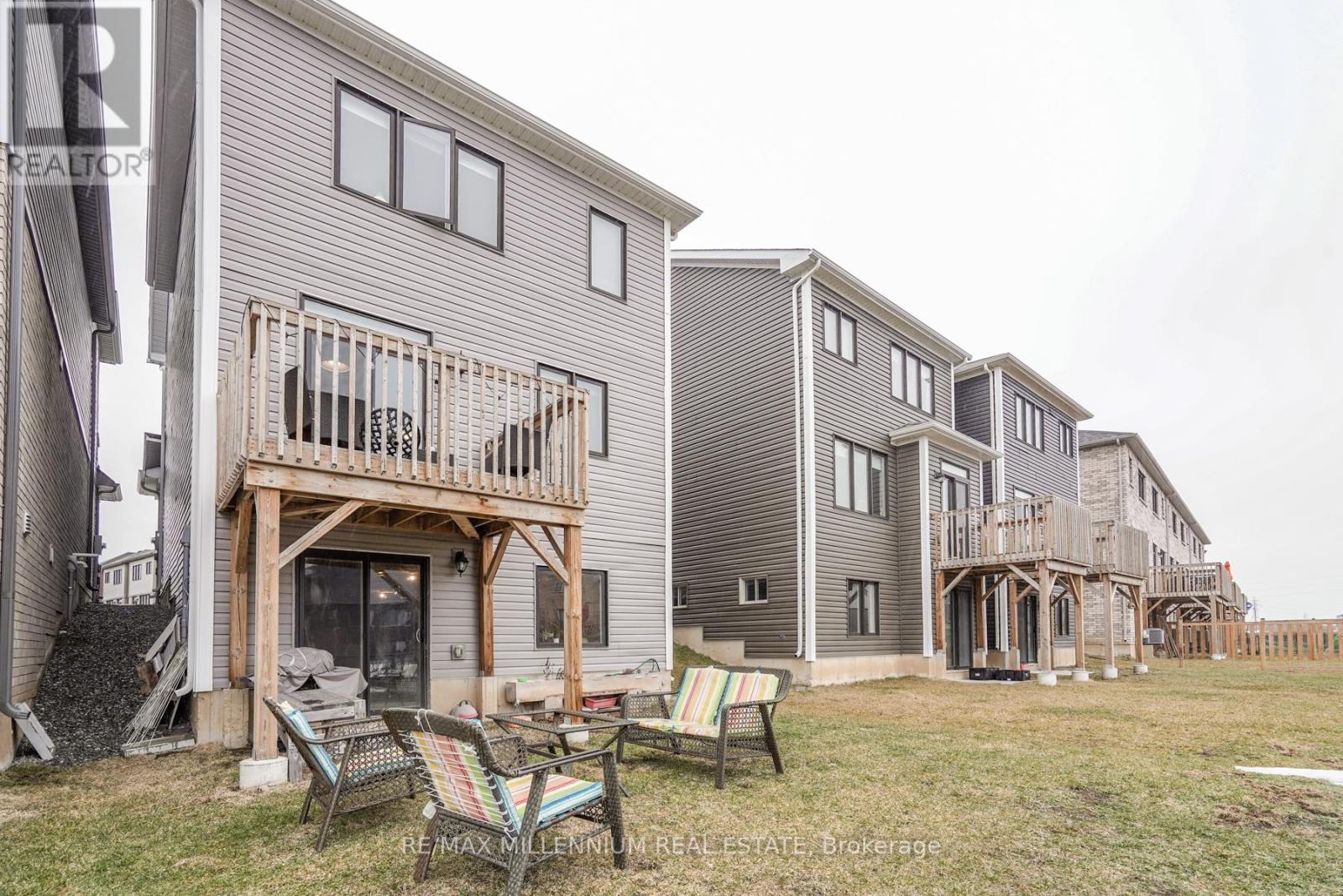 299 Vanilla Trail, Thorold, Ontario  L2V 0K8 - Photo 37 - X12863342