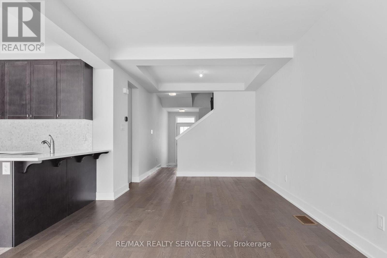 724 Rouncey Road, Ottawa, Ontario  K2S 1B6 - Photo 11 - X12863352