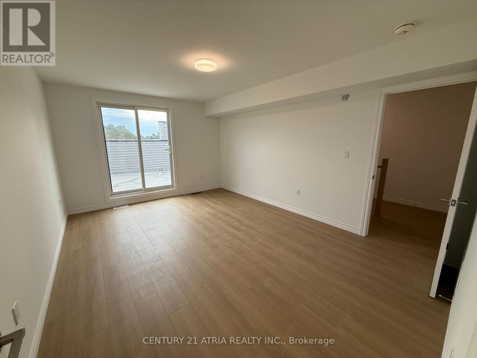 11 - 2 Slessor Boulevard, Grimsby, Ontario  L3M 3T2 - Photo 20 - X12863416