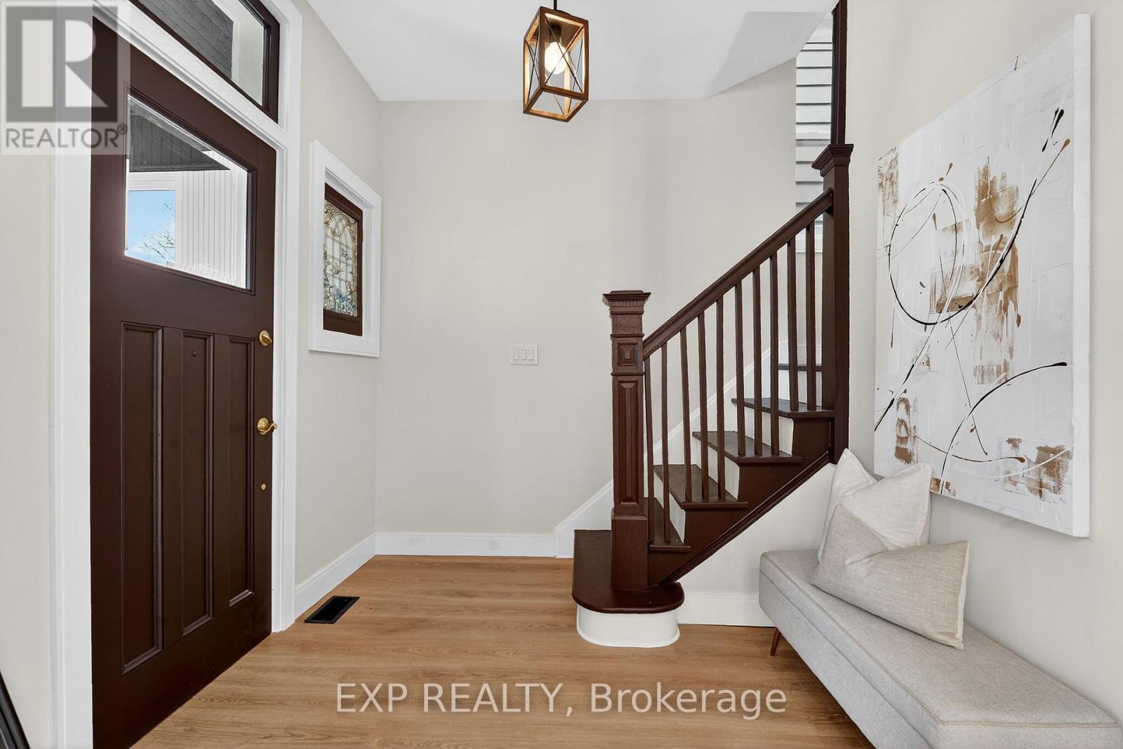 142 Avondale Estates, Hamilton, Ontario  L8L 7C2 - Photo 3 - X12863454