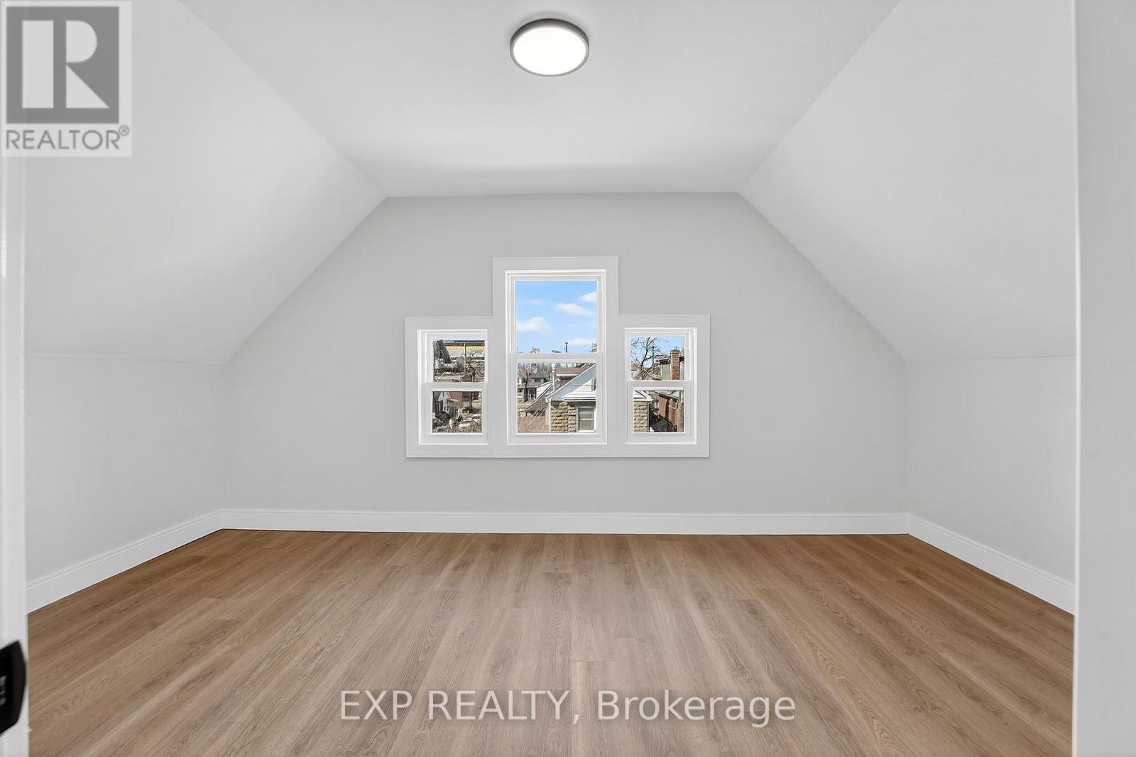 142 Avondale Estates, Hamilton, Ontario  L8L 7C2 - Photo 37 - X12863454