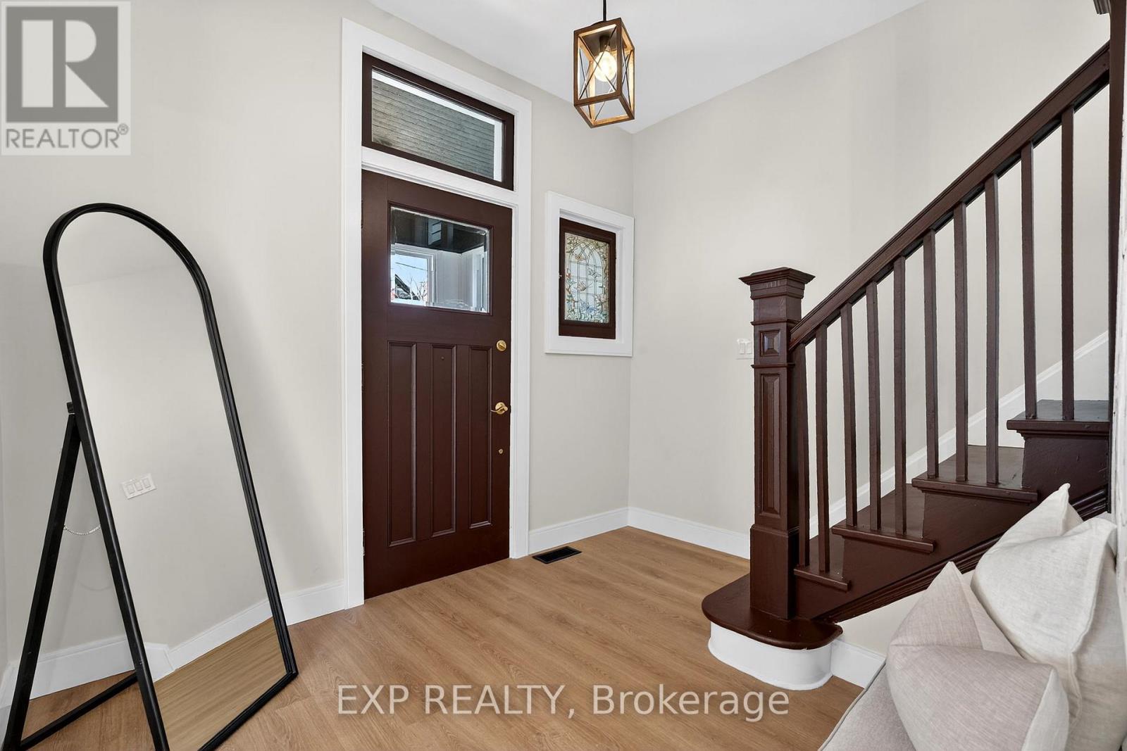 142 Avondale Estates, Hamilton, Ontario  L8L 7C2 - Photo 4 - X12863454