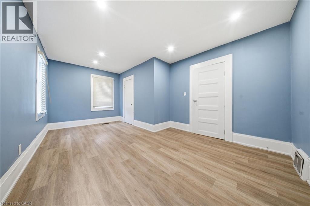 194 Brant Avenue, Brantford, Ontario  N3T 3H9 - Photo 13 - 40809822