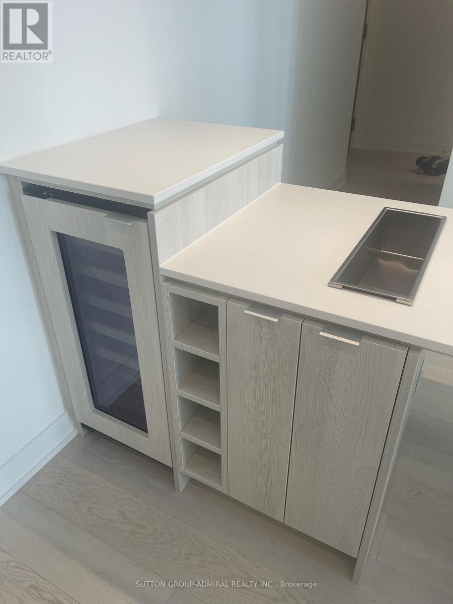 3505 - 11 Yorkville Avenue, Toronto, Ontario  M4W 0B7 - Photo 5 - C12841140