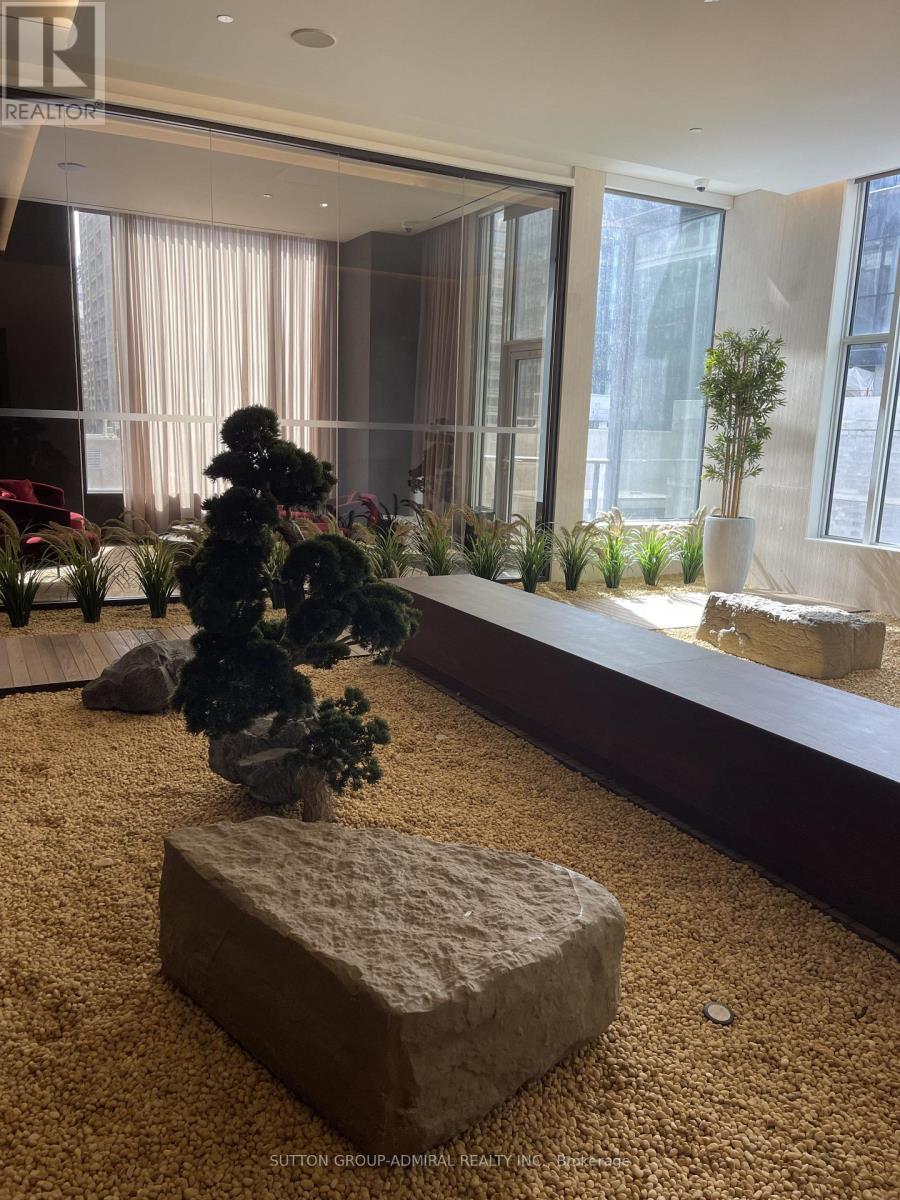 3505 - 11 Yorkville Avenue, Toronto, Ontario  M4W 0B7 - Photo 16 - C12841140