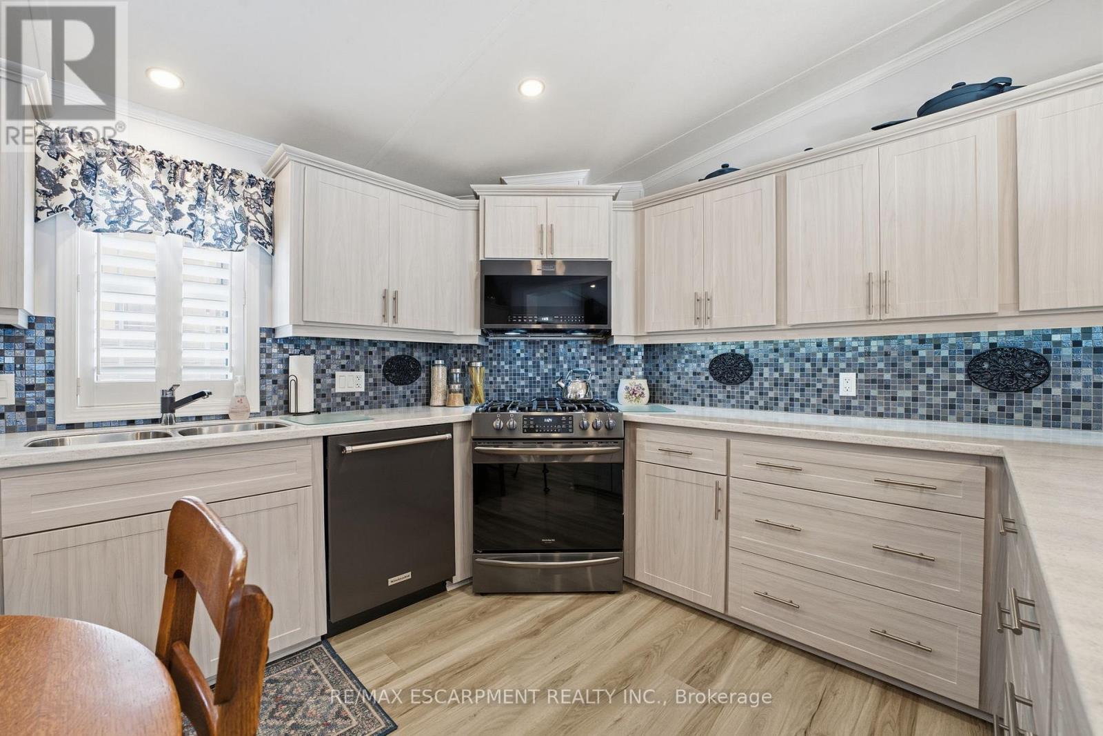 2 Cedar Street - 4449 Milburough Line, Burlington, Ontario  L7P 0C5 - Photo 16 - W12703464