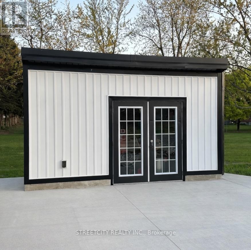 747 Broadway Street, Plympton-Wyoming, Ontario  N0N 1T0 - Photo 48 - X12749914