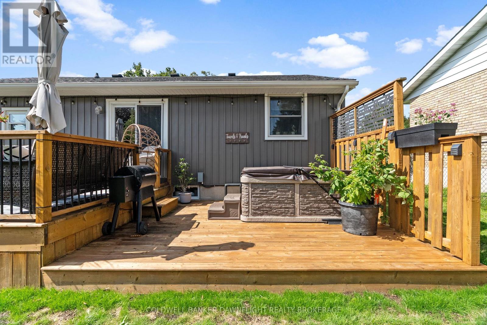 74 East William Street, Huron East, Ontario  N0K 1W0 - Photo 42 - X12863498