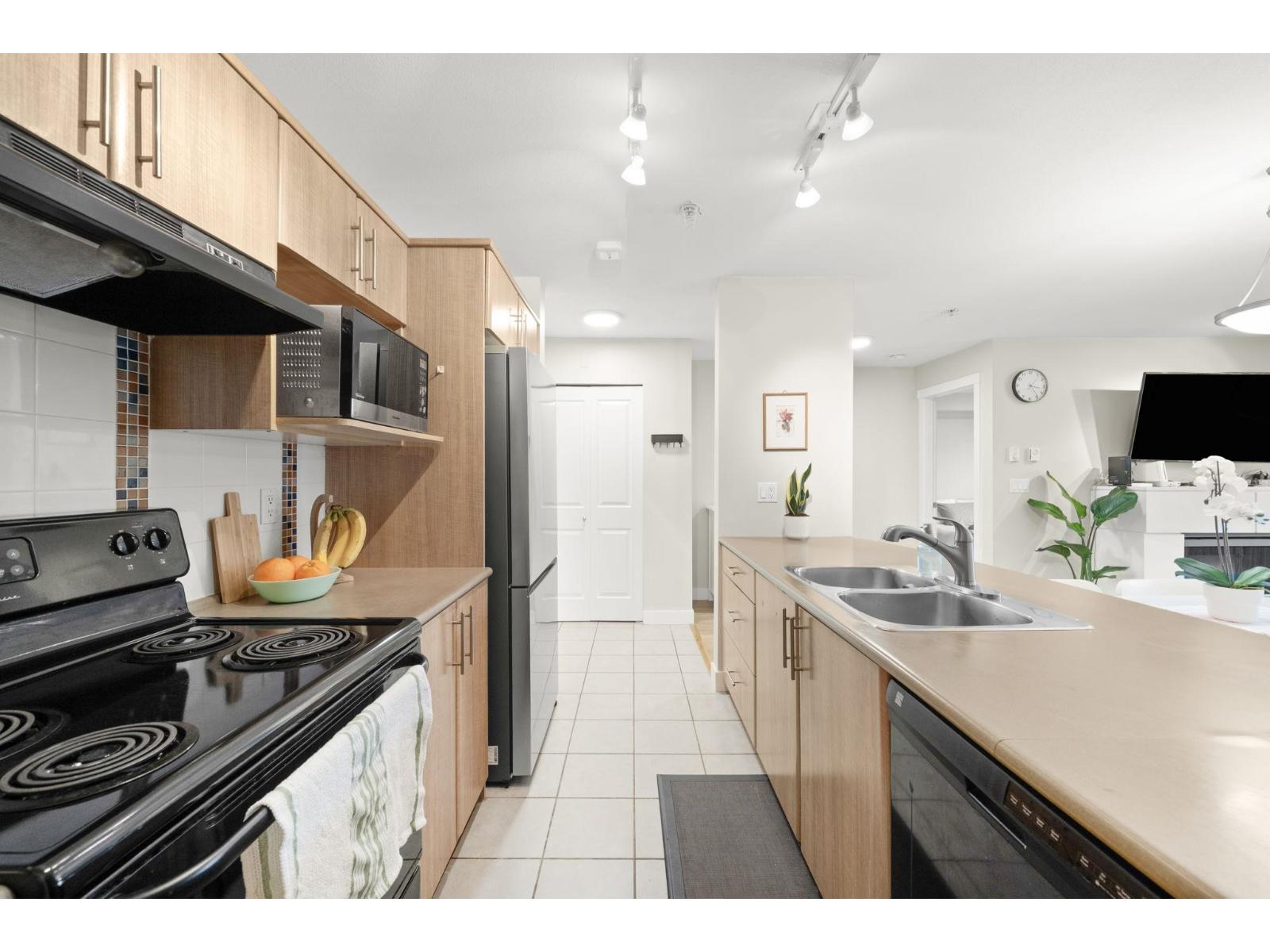 305 19388 65 Avenue, Surrey, British Columbia  V4N 5S1 - Photo 10 - R3097564