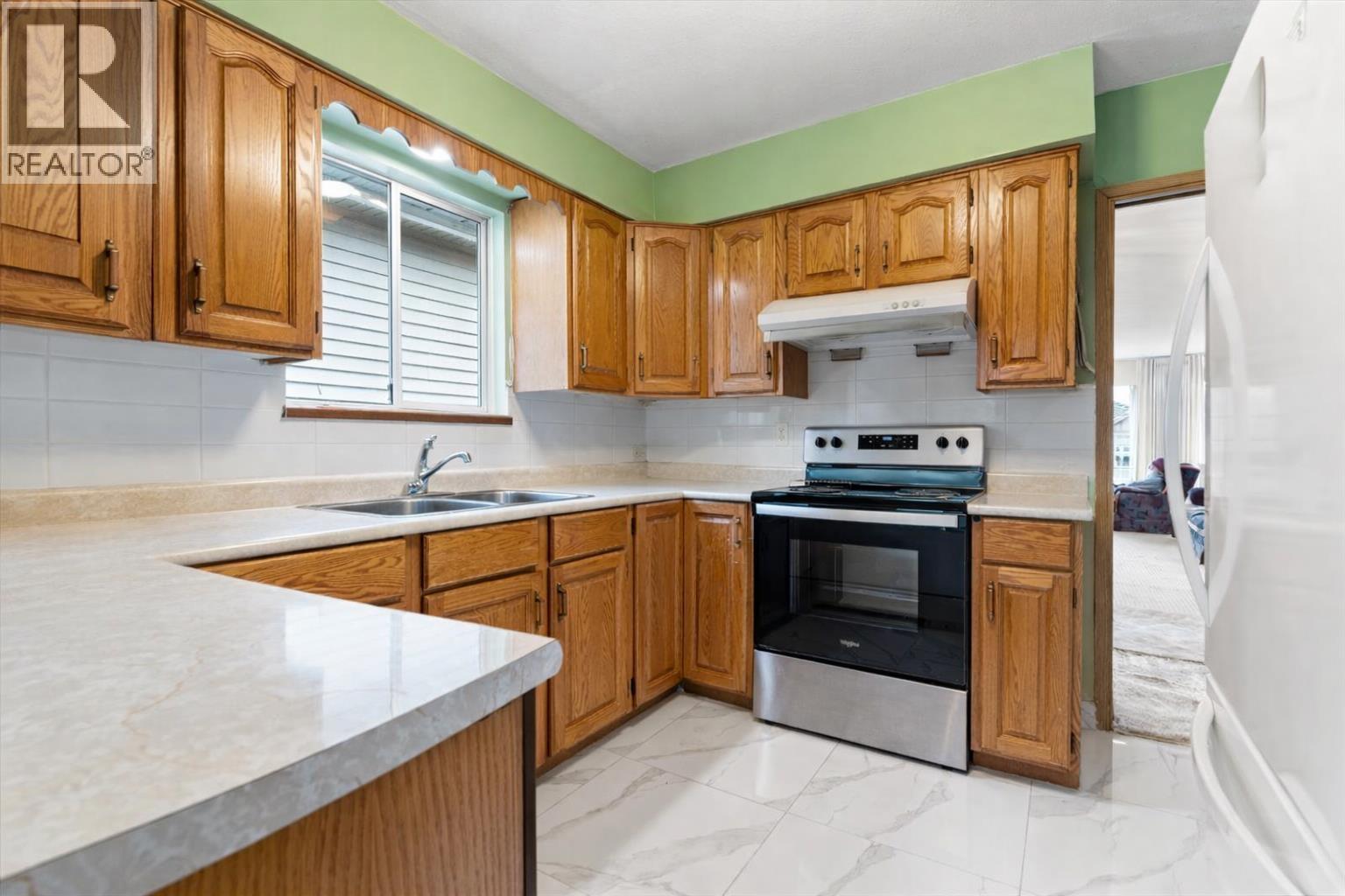 7477 19th Avenue, Burnaby, British Columbia  V3N 1E5 - Photo 10 - R3096810