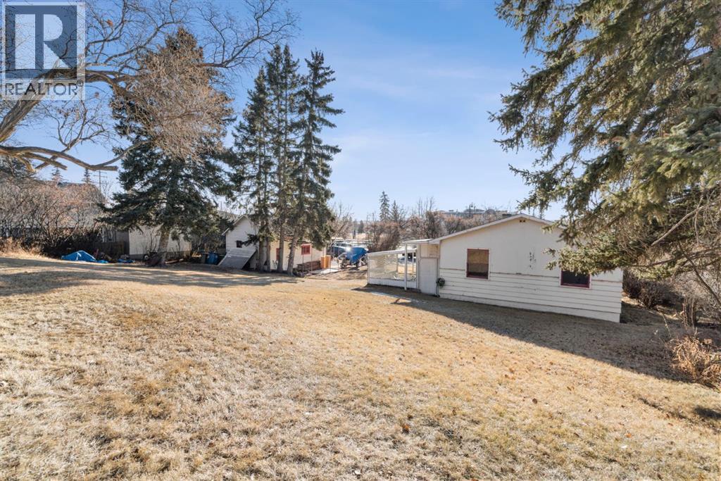 332 Third Street W, Cochrane, Alberta  T4C 1Z6 - Photo 5 - A2280560