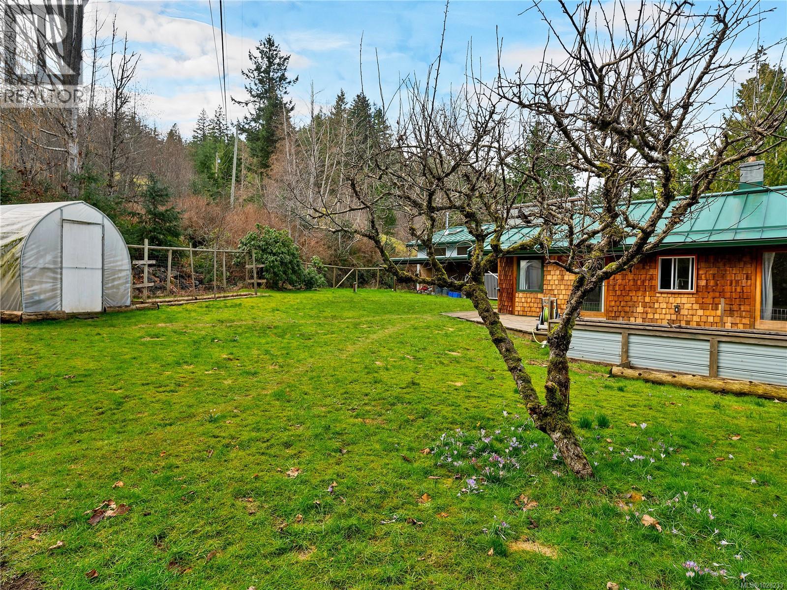 1527 Hyacinthe Bay Rd, Quadra Island, British Columbia  V0P 1H0 - Photo 52 - 1028233