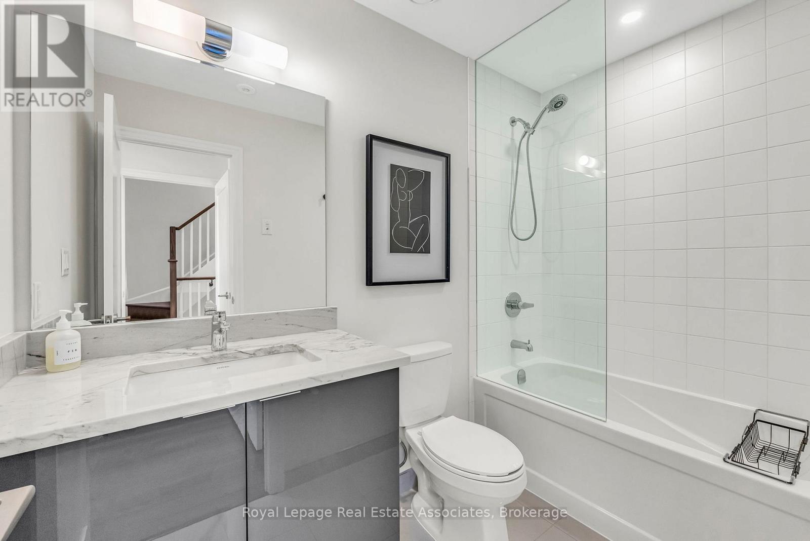 203 - 652 Cricklewood Drive, Mississauga, Ontario  L5G 0A5 - Photo 25 - W12861068