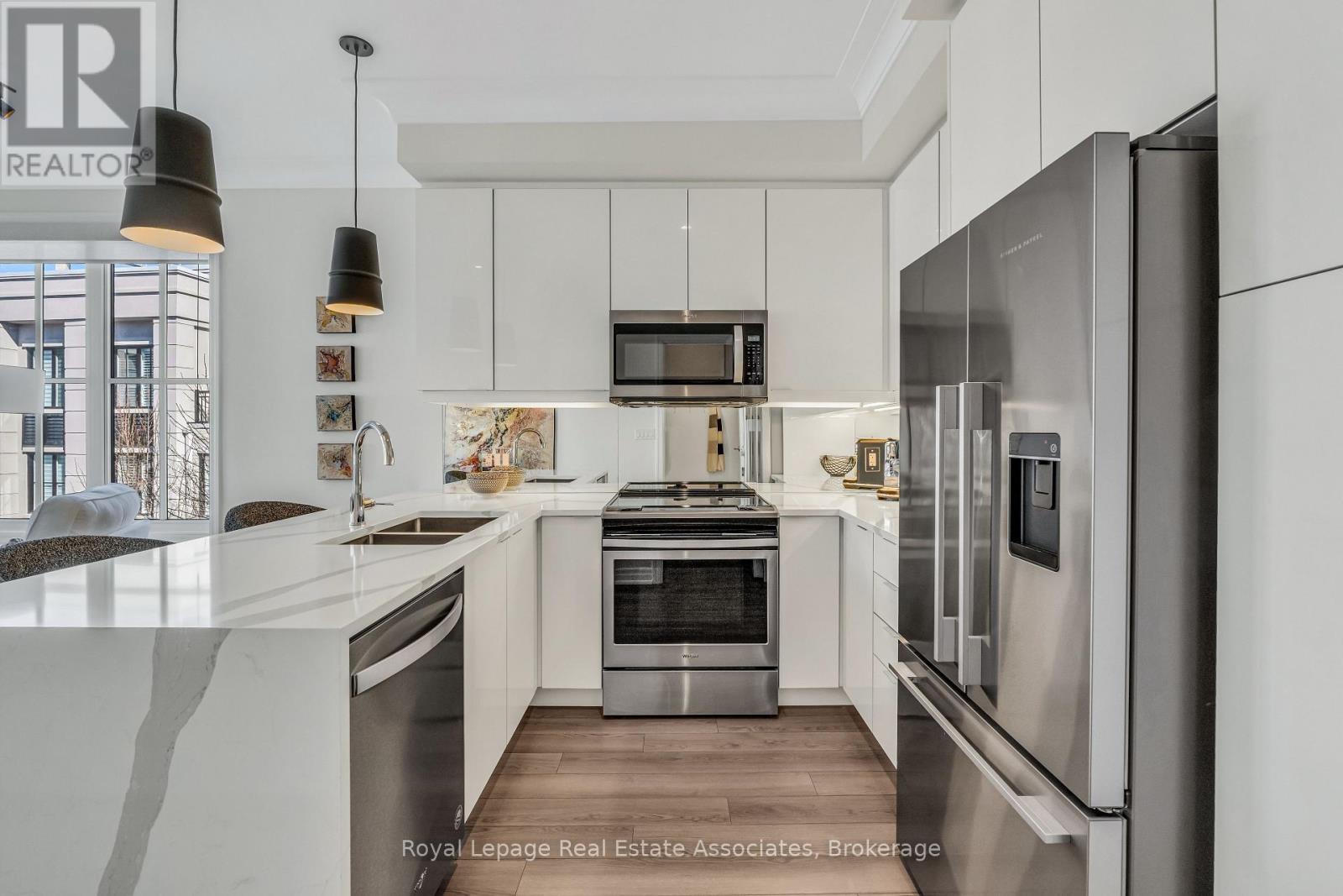 203 - 652 Cricklewood Drive, Mississauga, Ontario  L5G 0A5 - Photo 13 - W12861068