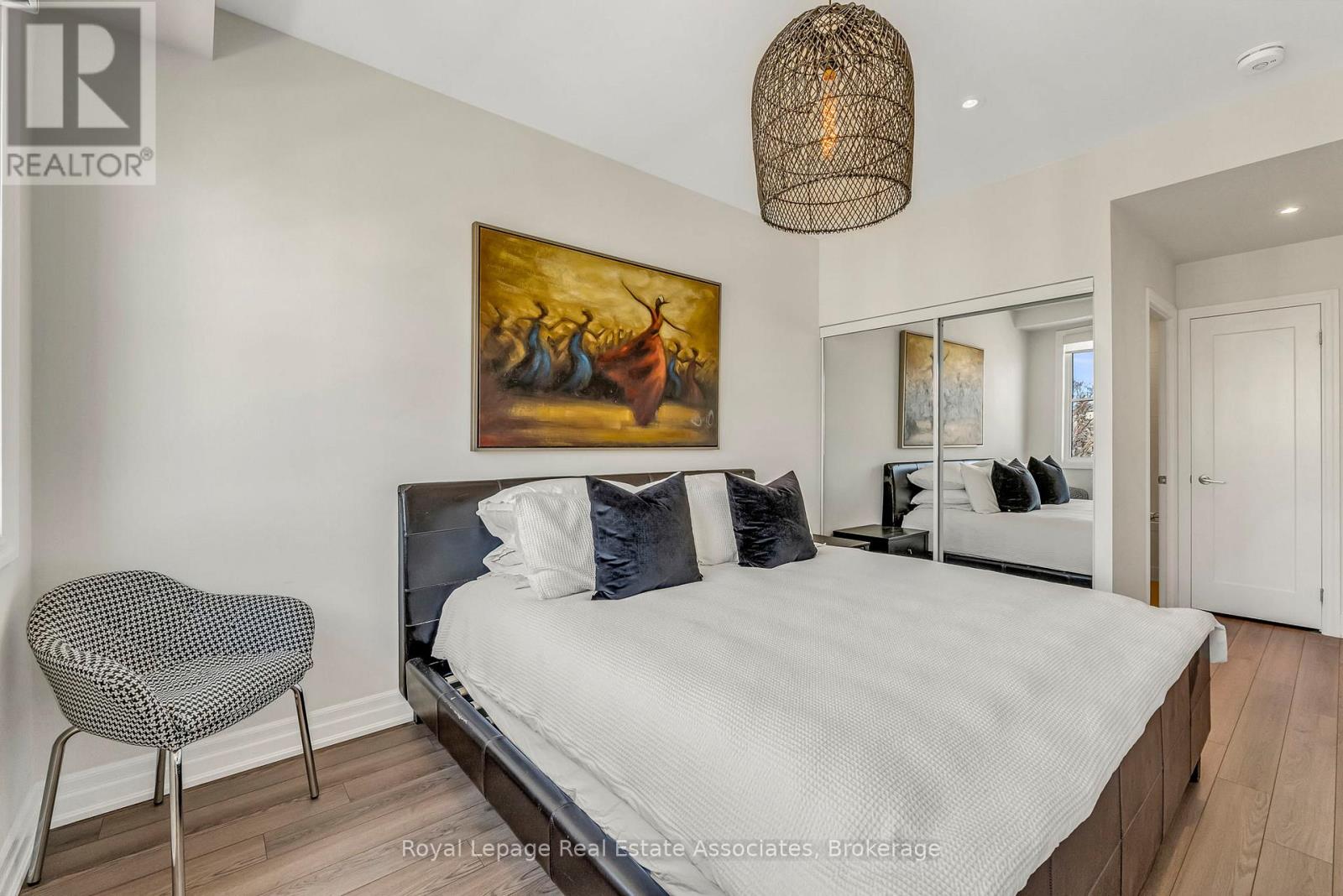 203 - 652 Cricklewood Drive, Mississauga, Ontario  L5G 0A5 - Photo 23 - W12861068