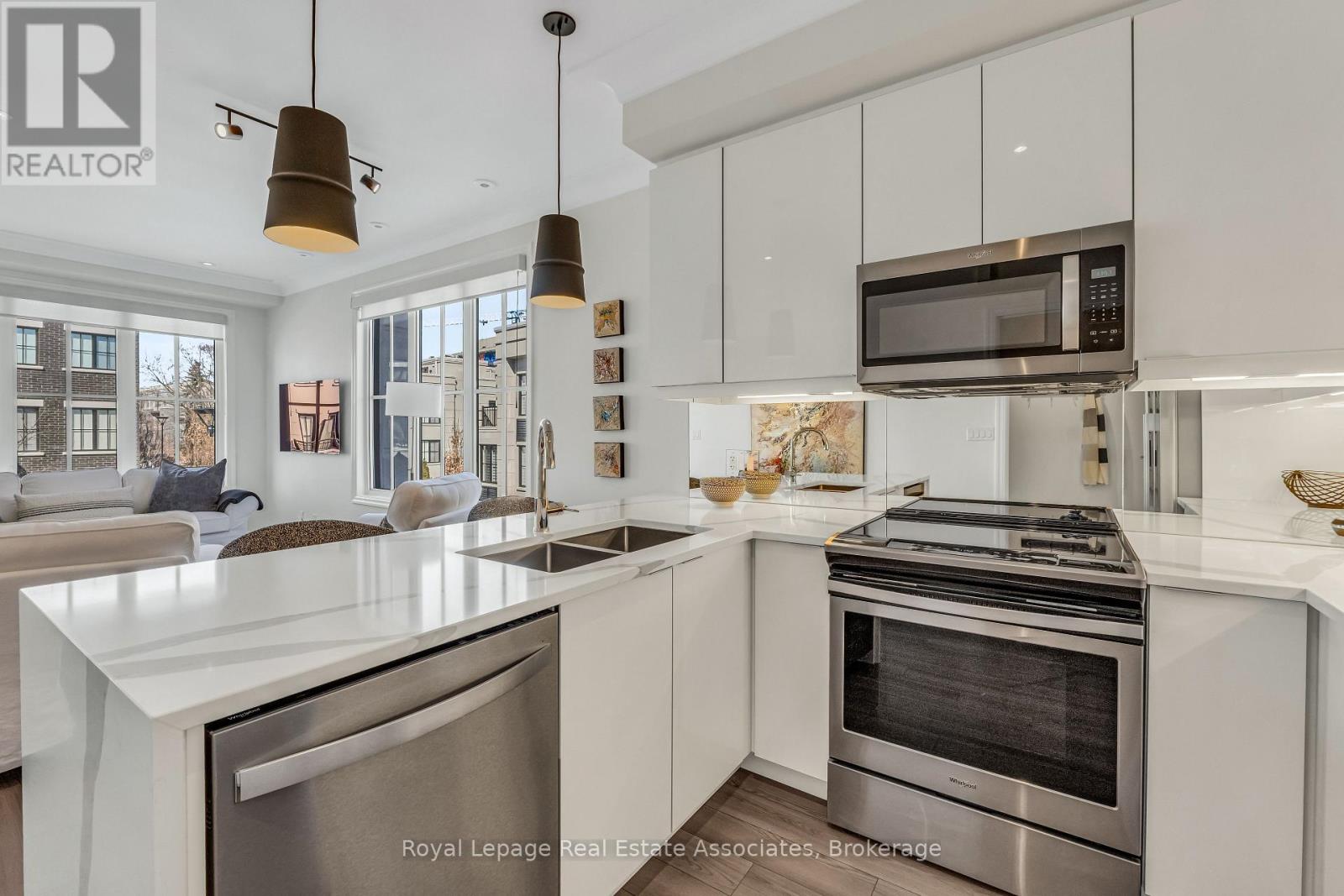 203 - 652 Cricklewood Drive, Mississauga, Ontario  L5G 0A5 - Photo 14 - W12861068