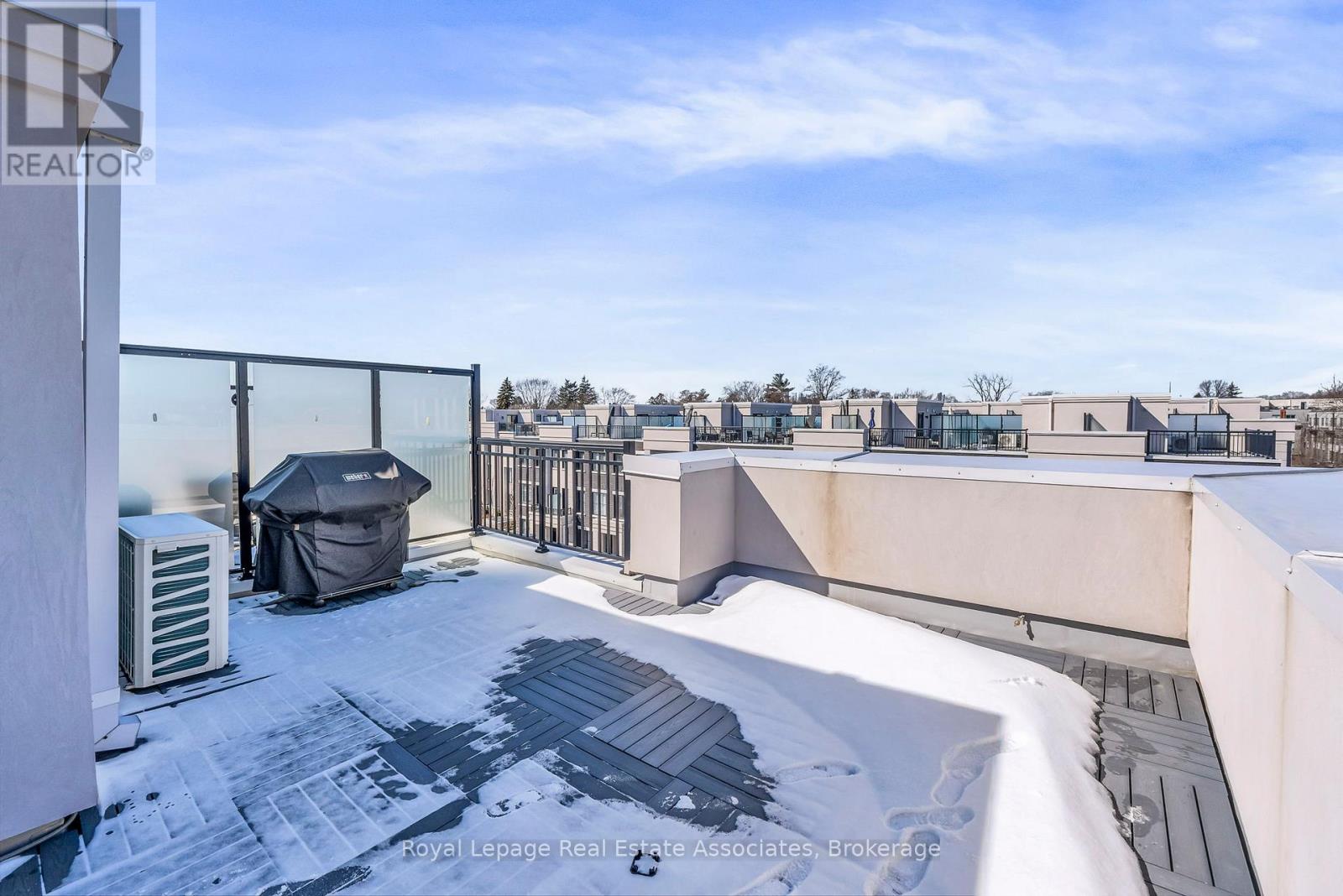 203 - 652 Cricklewood Drive, Mississauga, Ontario  L5G 0A5 - Photo 30 - W12861068