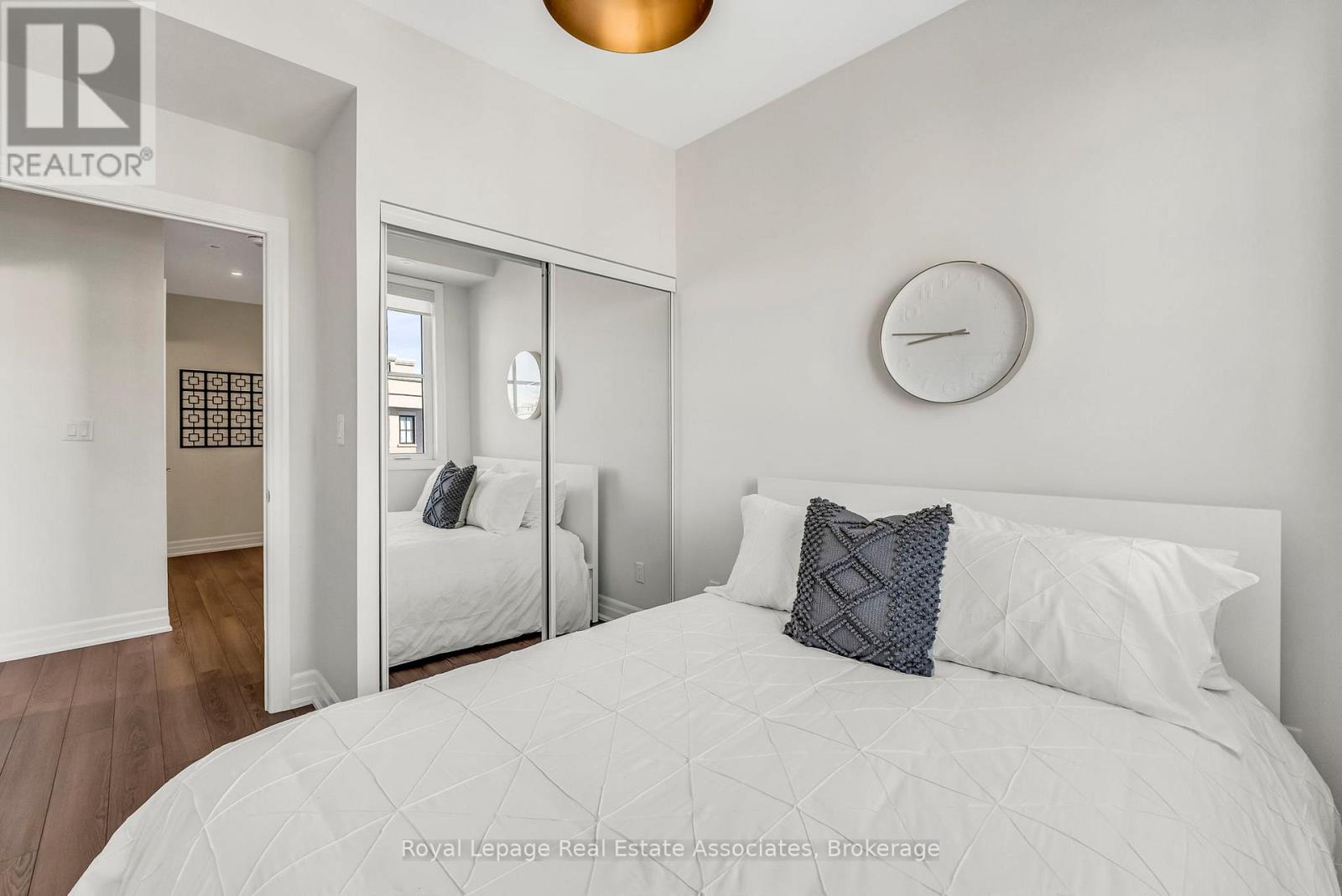 203 - 652 Cricklewood Drive, Mississauga, Ontario  L5G 0A5 - Photo 27 - W12861068