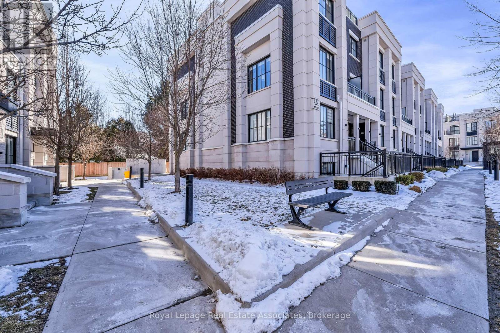 203 - 652 Cricklewood Drive, Mississauga, Ontario  L5G 0A5 - Photo 36 - W12861068