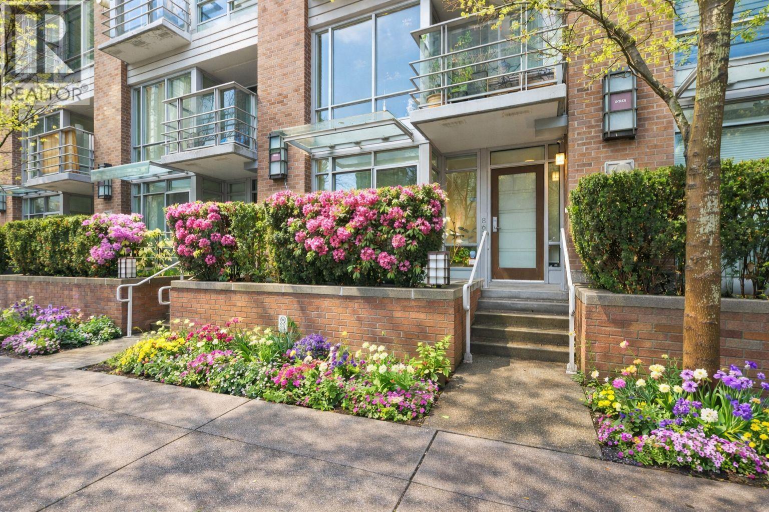 863 RICHARDS STREET, Vancouver, British Columbia