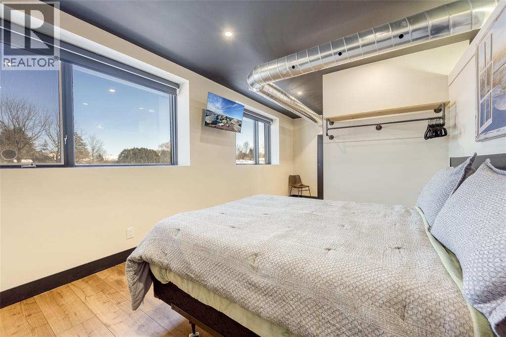 747 Broadway Street, Plympton-Wyoming, Ontario  N0N 1T0 - Photo 37 - 26002353