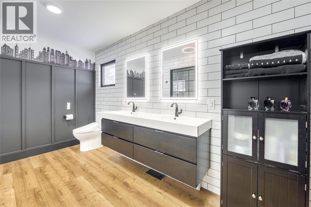 747 Broadway Street, Plympton-Wyoming, Ontario  N0N 1T0 - Photo 19 - 26002353