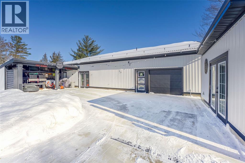 747 Broadway Street, Plympton-Wyoming, Ontario  N0N 1T0 - Photo 28 - 26002353