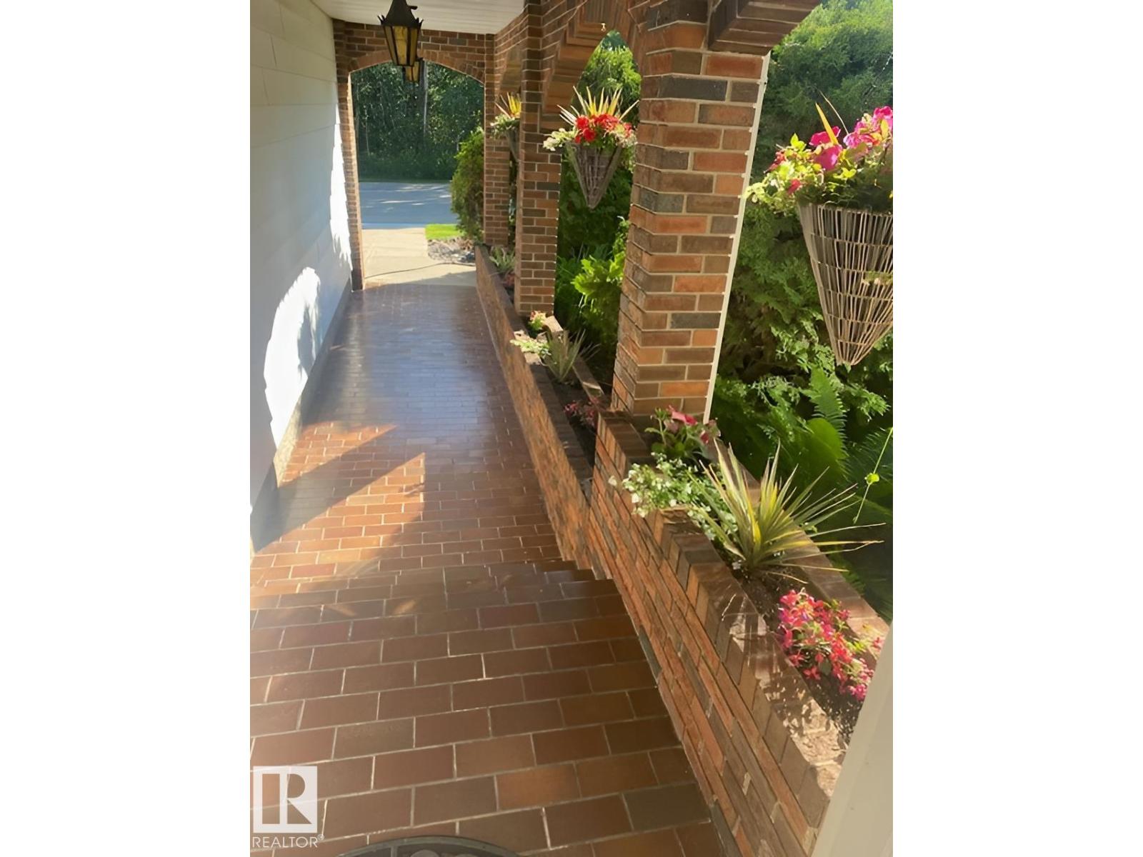 206 Wolf Willow Cr Nw, Edmonton, Alberta  T5T 1T2 - Photo 3 - E4476629