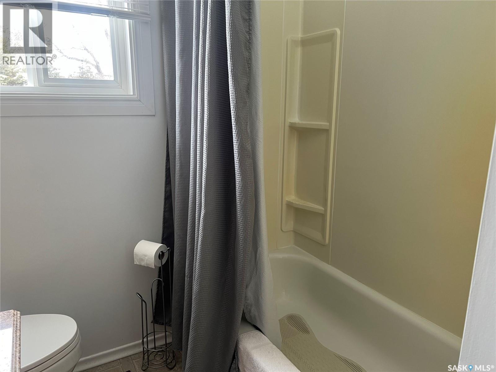 322 Oak Street, Porcupine Plain, Saskatchewan  S0E 1H0 - Photo 12 - SK030003