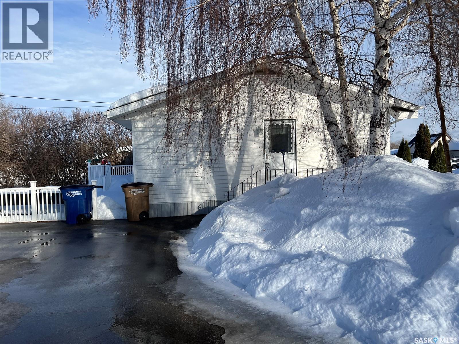 322 Oak Street, Porcupine Plain, Saskatchewan  S0E 1H0 - Photo 2 - SK030003