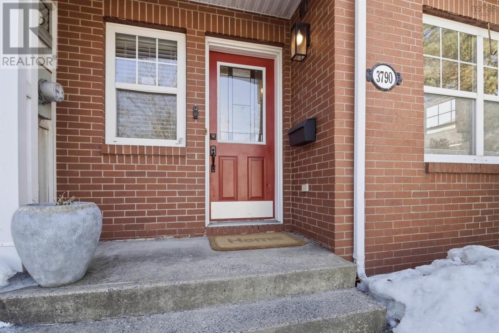 3790 Memorial Drive, Halifax Peninsula, Nova Scotia  B3K 6R6 - Photo 2 - 202604181