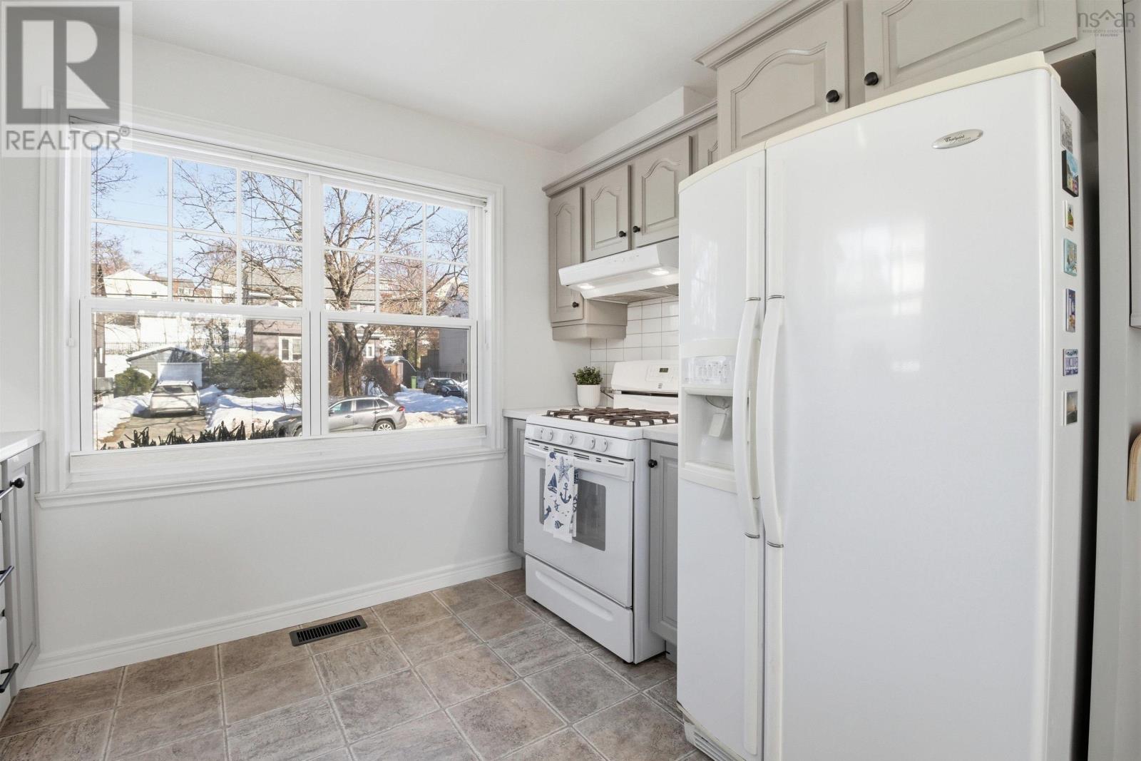 3790 Memorial Drive, Halifax Peninsula, Nova Scotia  B3K 6R6 - Photo 6 - 202604181