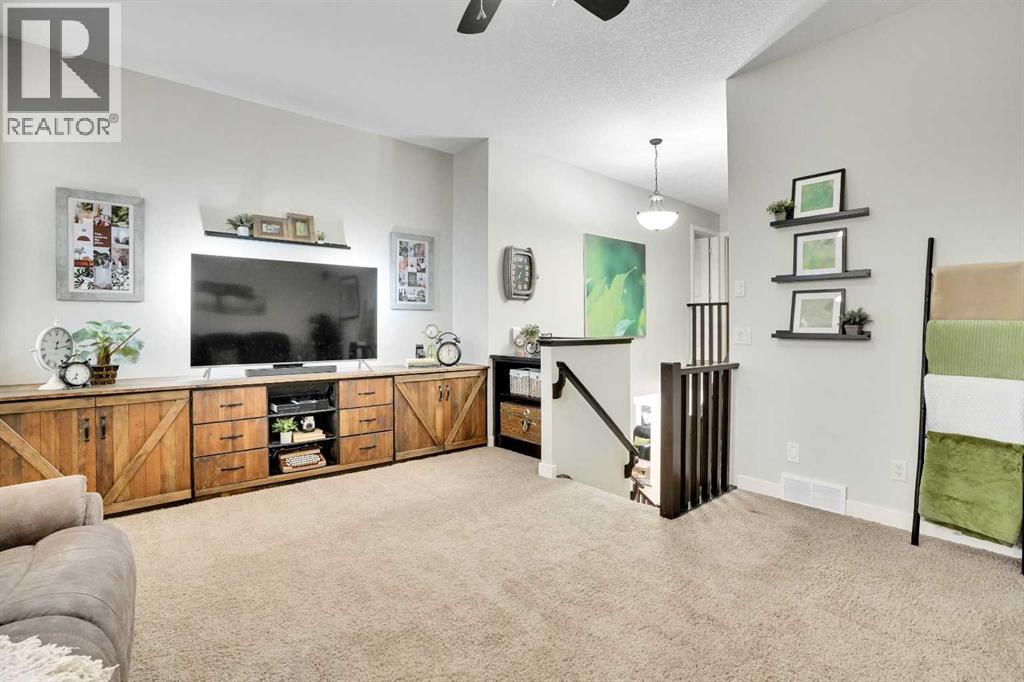 142 Luxstone View Sw, Airdrie, Alberta  T4B 0J9 - Photo 16 - A2267589