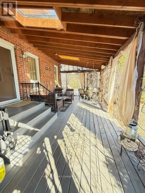 19 Roosevelt Drive, Richmond Hill, Ontario  L4C 6V1 - Photo 30 - N12862804