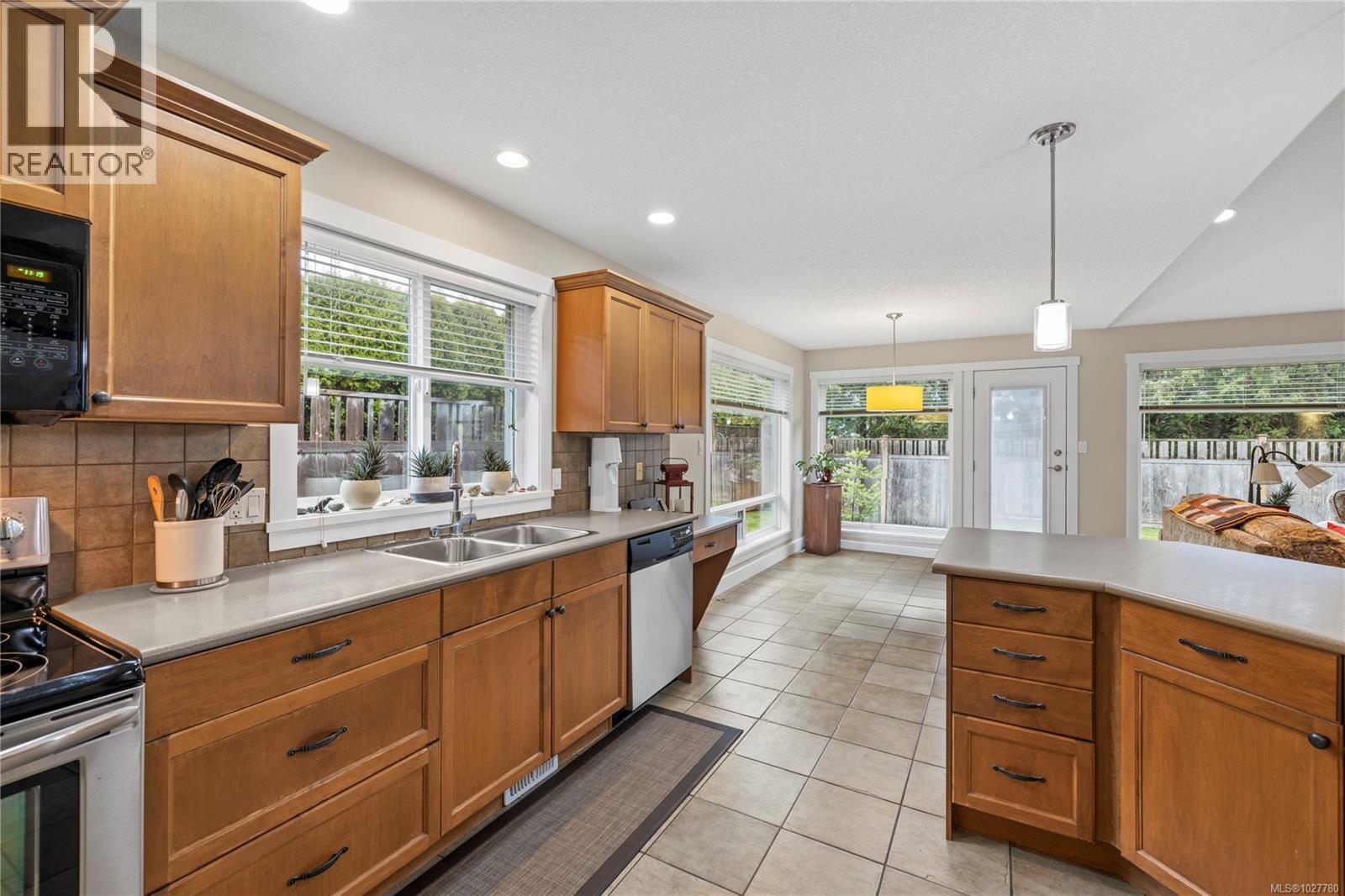 588 Viking Way, French Creek, British Columbia  V9P 2Z5 - Photo 19 - 1027780