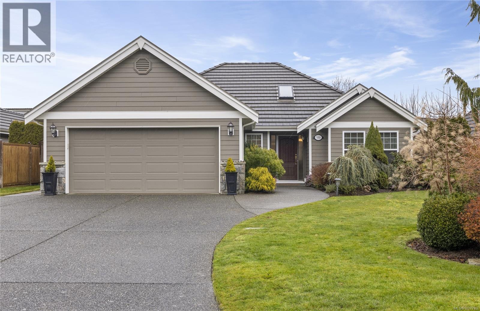 588 Viking Way, French Creek, British Columbia  V9P 2Z5 - Photo 1 - 1027780