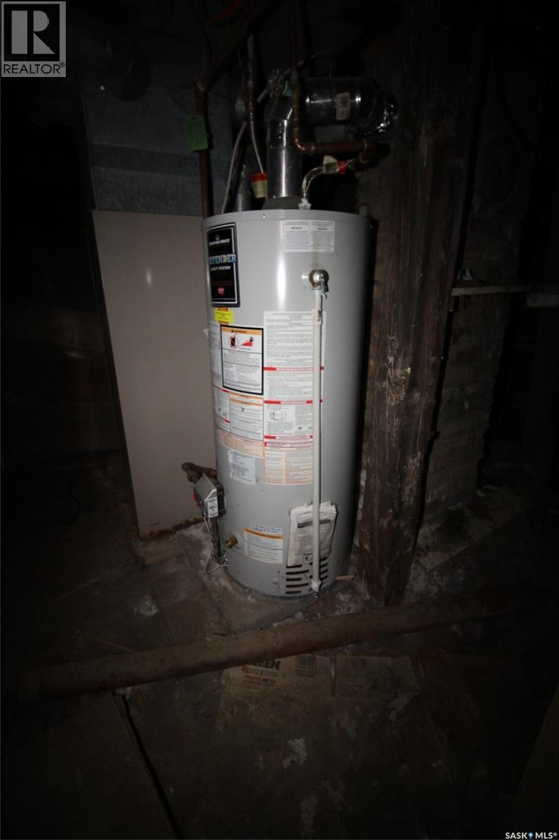 587 3rd Street W, Shaunavon, Saskatchewan  S0N 2M0 - Photo 12 - SK030006