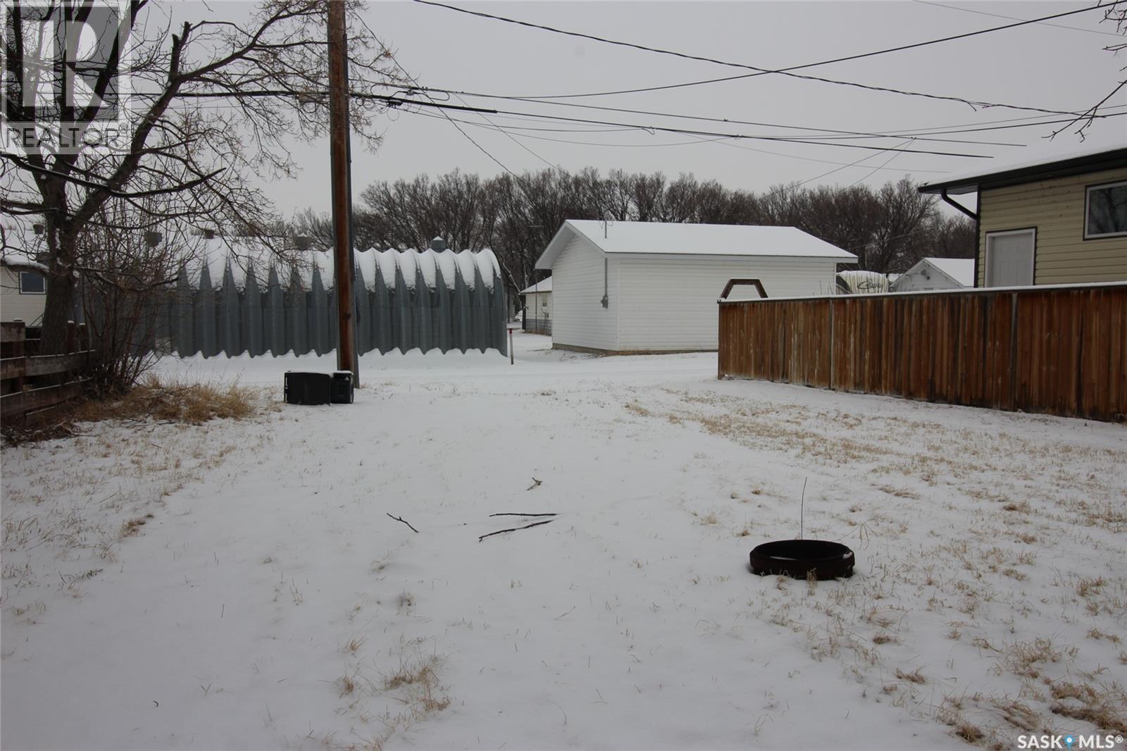 587 3rd Street W, Shaunavon, Saskatchewan  S0N 2M0 - Photo 15 - SK030006