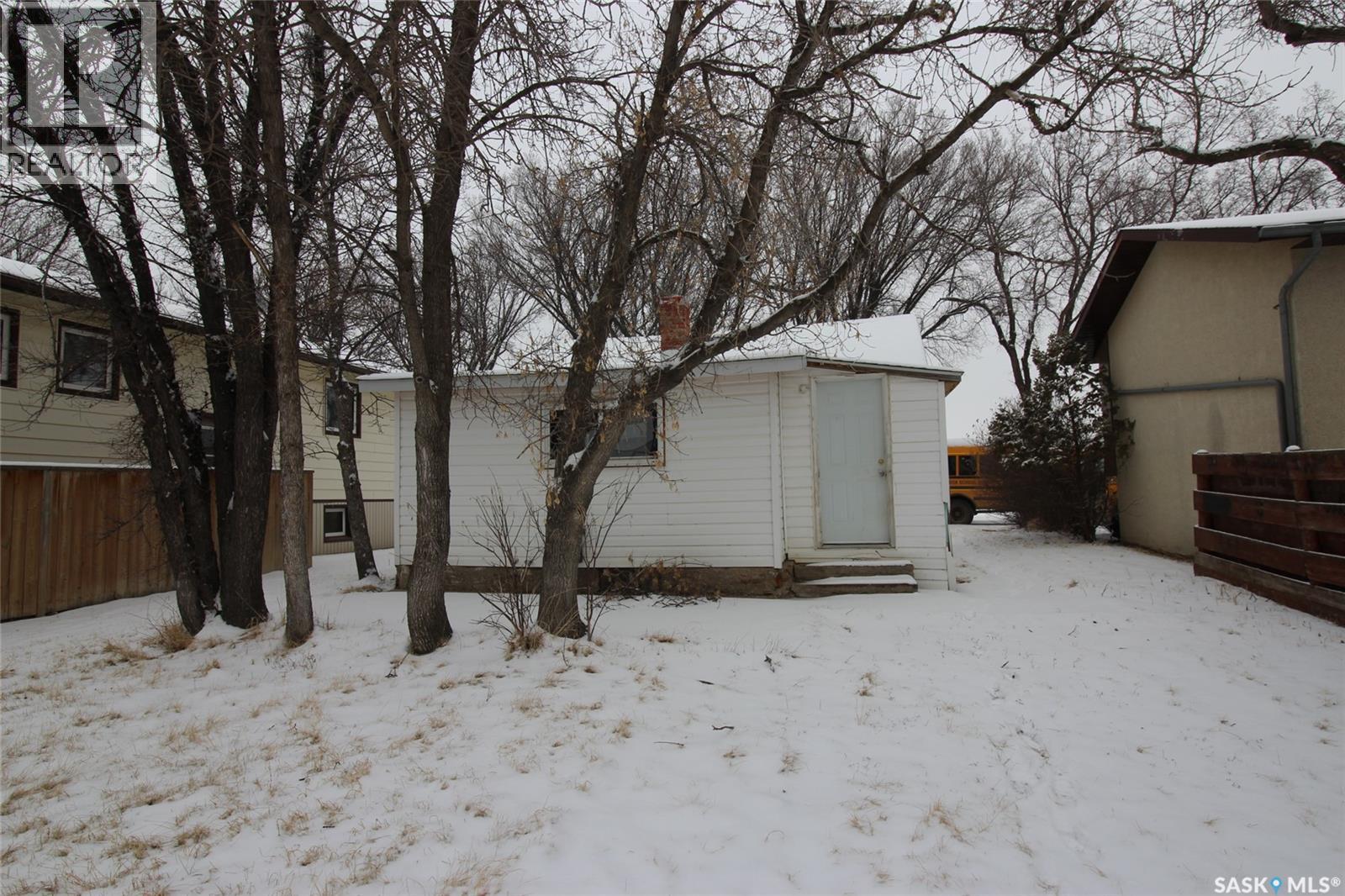 587 3rd Street W, Shaunavon, Saskatchewan  S0N 2M0 - Photo 16 - SK030006
