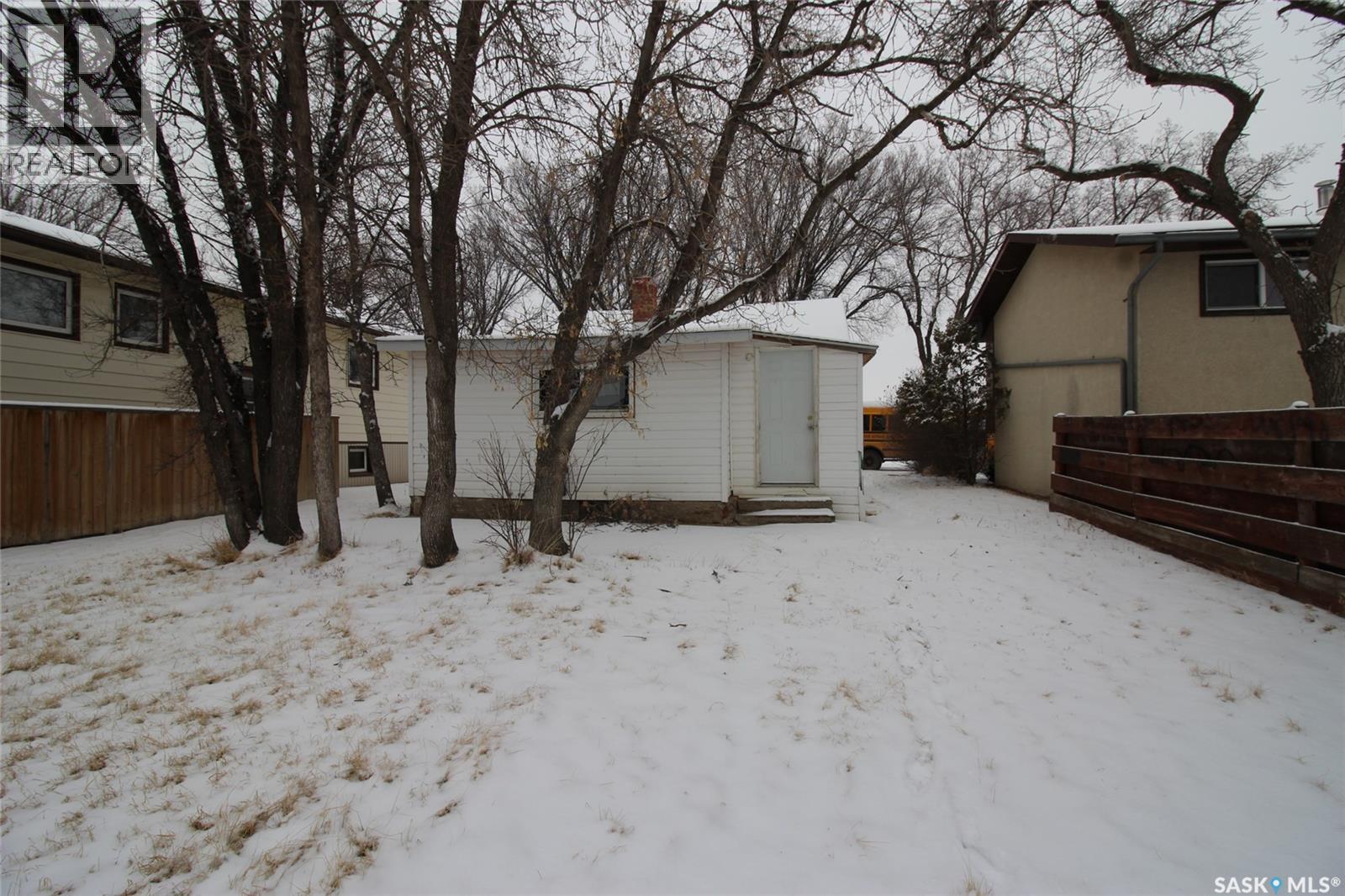 587 3rd Street W, Shaunavon, Saskatchewan  S0N 2M0 - Photo 17 - SK030006