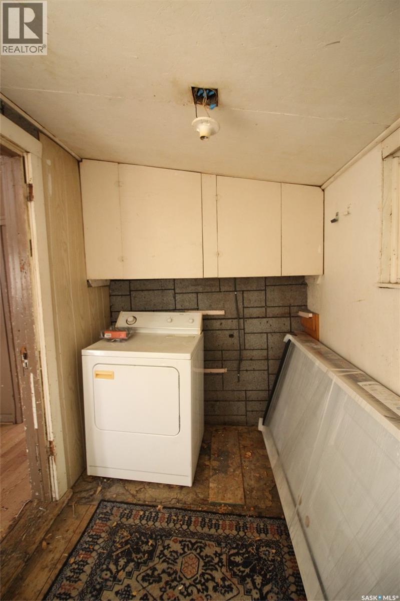 587 3rd Street W, Shaunavon, Saskatchewan  S0N 2M0 - Photo 6 - SK030006