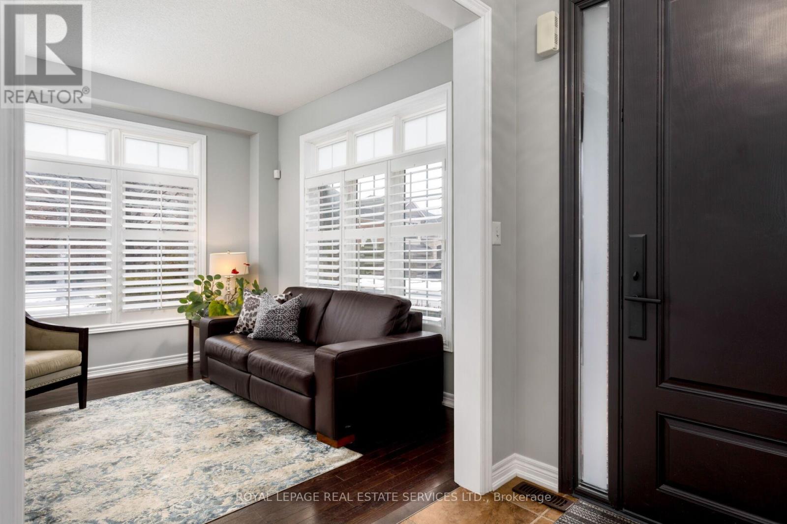 2213 Littondale Lane, Oakville, Ontario  L6M 0A6 - Photo 4 - W12863470