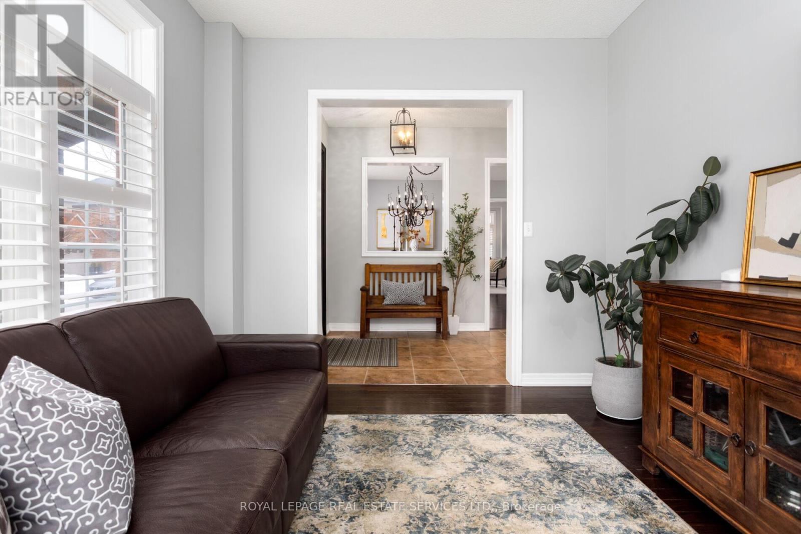 2213 Littondale Lane, Oakville, Ontario  L6M 0A6 - Photo 6 - W12863470