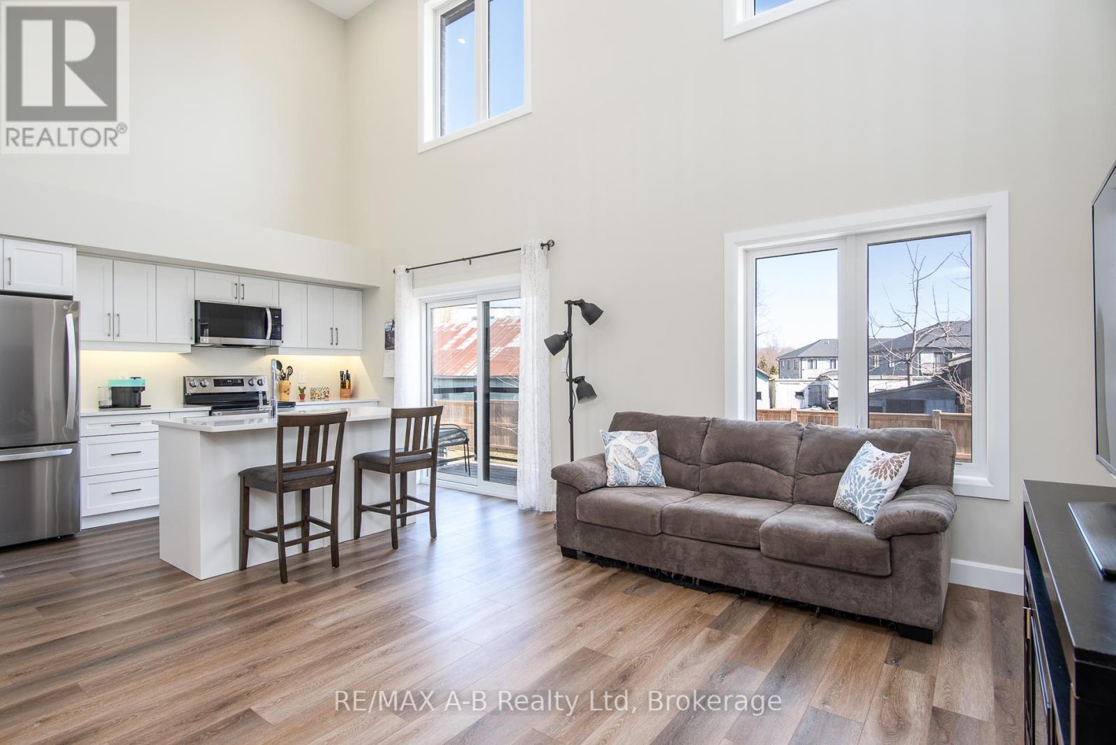 Unit #5 - 3202 Line 37 Vivian Lane, Stratford, Ontario  N5A 0K6 - Photo 4 - X12863698