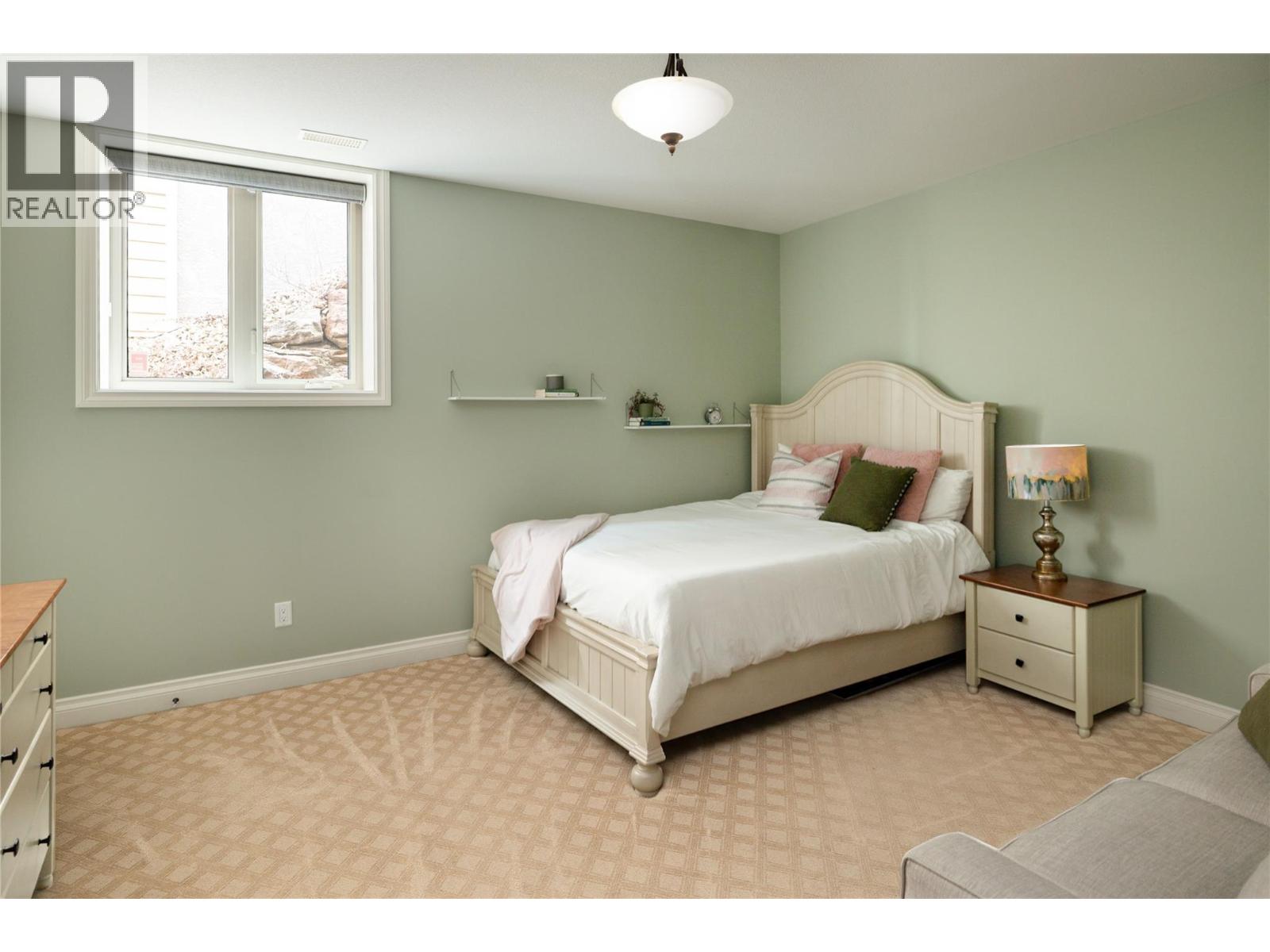 954 Hewetson Avenue, Kelowna, British Columbia  V1W 5H8 - Photo 41 - 10376538